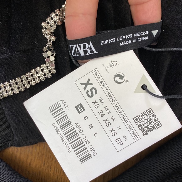 Zara Velvet Bralette - Picture 4 of 6